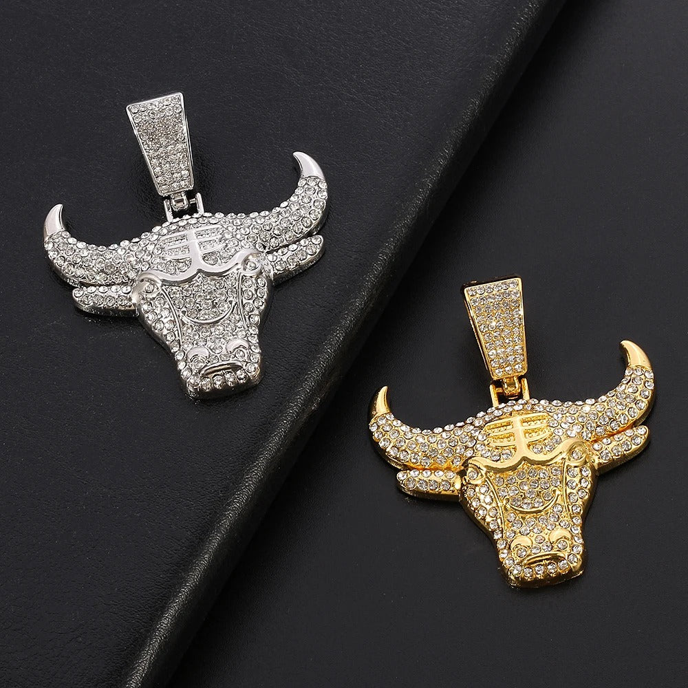 Pingente Bull (Ice Cravejado)