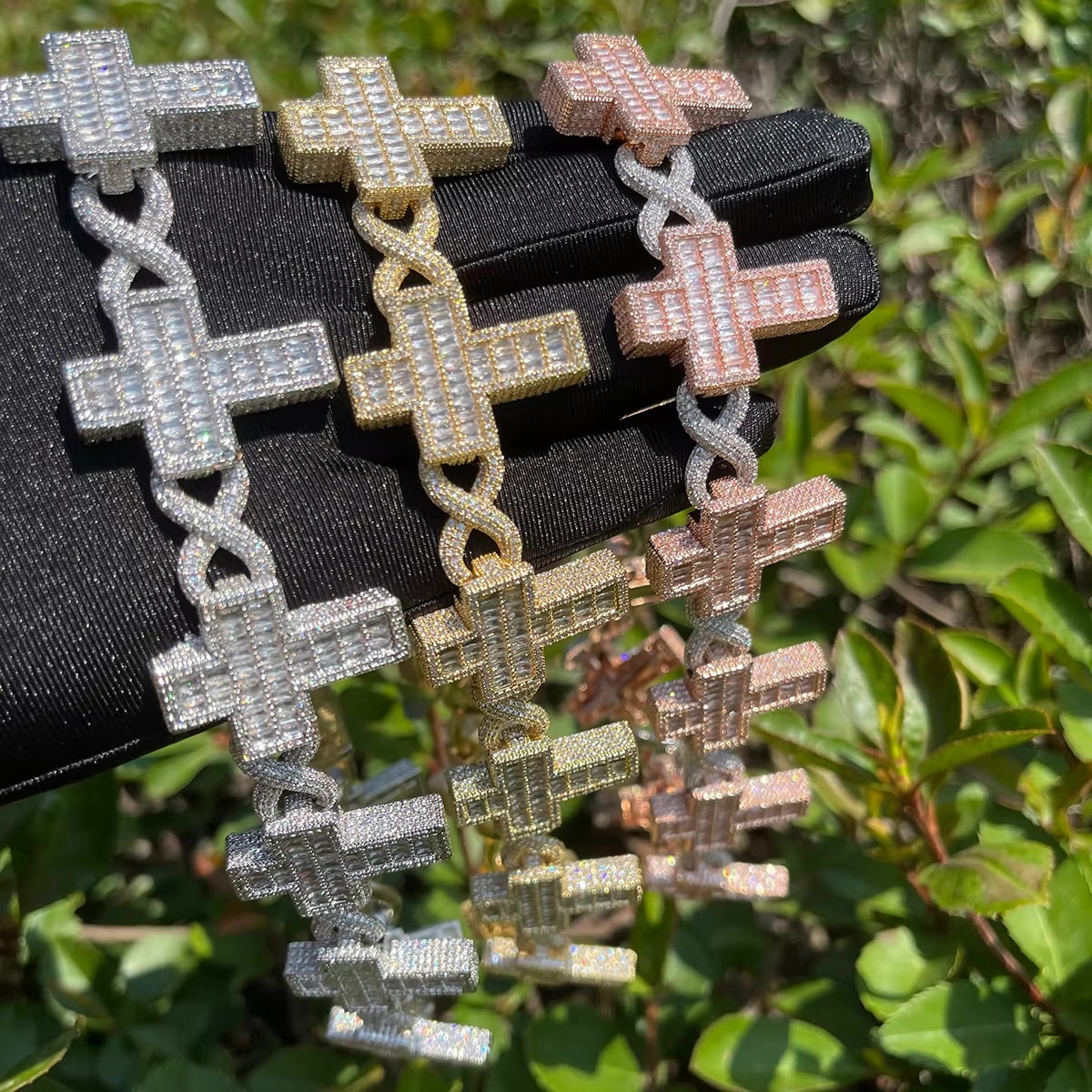 Pulseira Premium Cruz (Ice Cravejada) 20mm