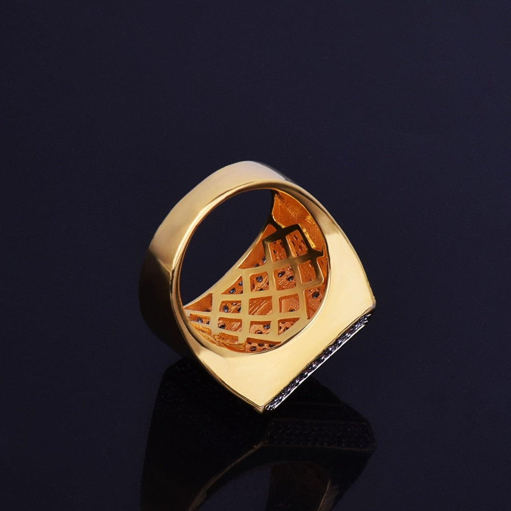 anel-dedeira-quadrado-2-0-ice-cravejado-dourado