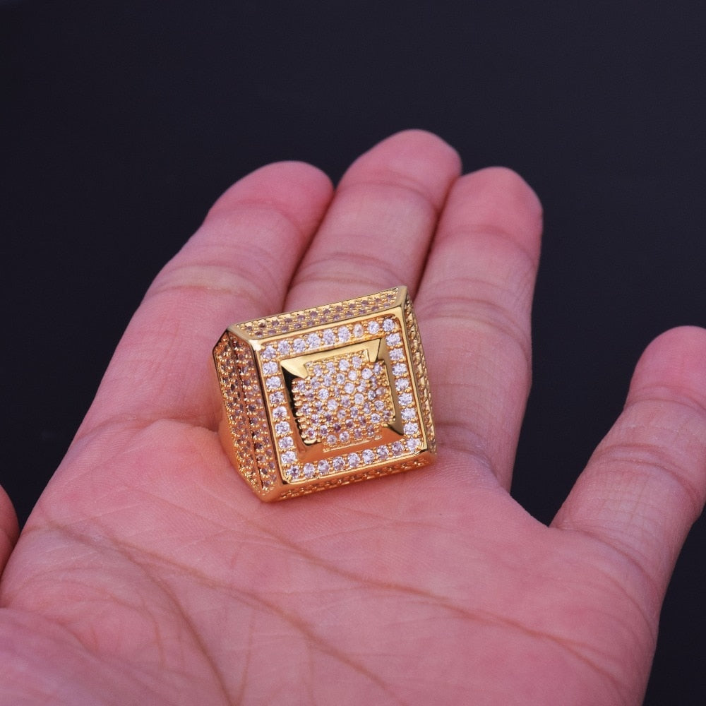 anel-dedeira-quadrado-2-0-ice-cravejado-dourado